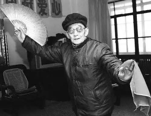 (非遗舞蹈介绍专栏)北京舞蹈学院民族民间舞蹈传承基地(图5) 凤台花鼓灯调研_淮南凤台花鼓灯创始人_凤台花鼓灯抢板凳