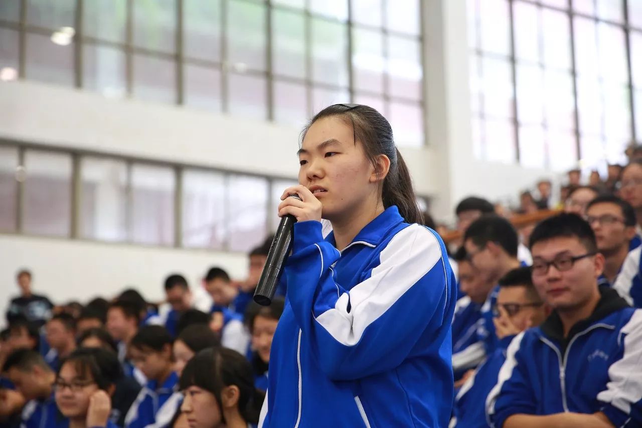 《超级演说家》总冠军刘媛媛来我校震撼开讲(图10) 刘媛媛 超级演说家 简历_刘媛媛超级演说家第一期_刘媛媛超级演说家个人简历