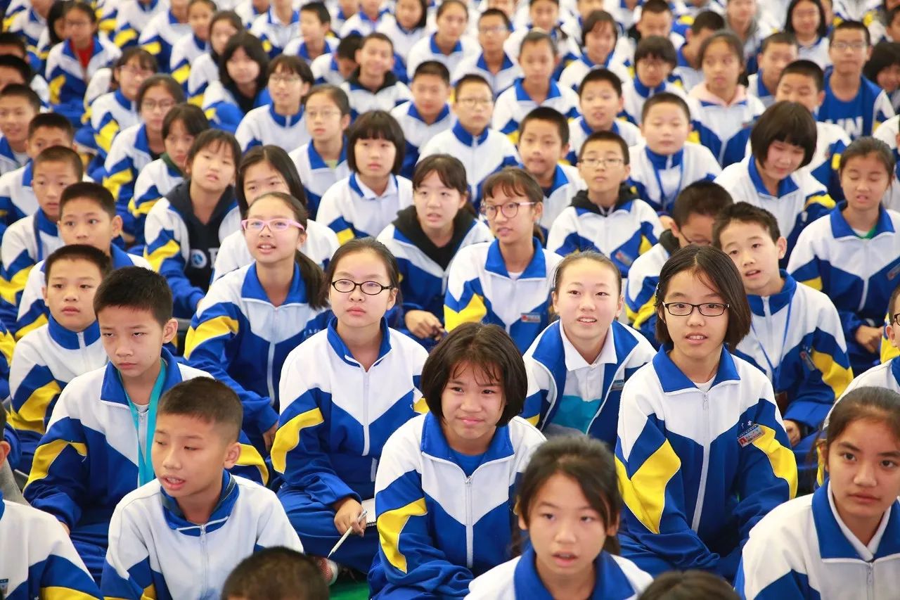 《超级演说家》总冠军刘媛媛来我校震撼开讲(图4) 刘媛媛超级演说家个人简历_刘媛媛 超级演说家 简历_刘媛媛超级演说家第一期