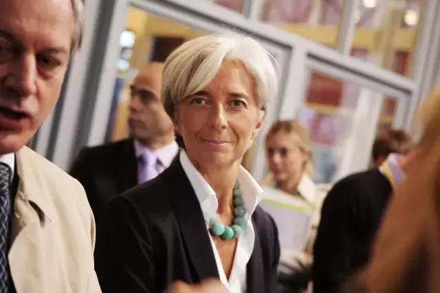 职场规则是什么_时尚女魔头职场规则_职场规则电视剧