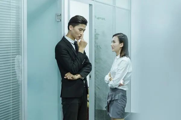 职场冷暴力的表现有哪些_职场冷暴力,一般指上司_老板职场冷暴力