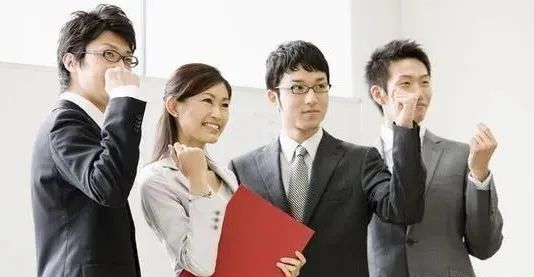 职场冷暴力的表现有哪些_职场冷暴力,一般指上司_老板职场冷暴力