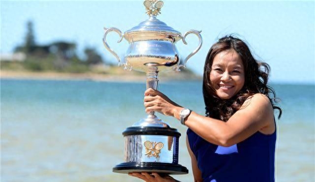 主持人李娜简历_主持人李娜简历_主持人李娜简历