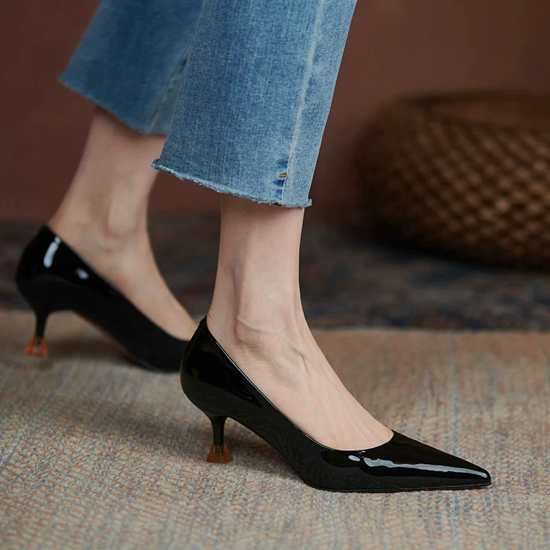 职场高跟鞋 日本职场标准选择权之“KUTOO运动”与“METOO”(图1) 职场高跟鞋_职场高跟鞋选什么牌子_职场高跟鞋多高合适