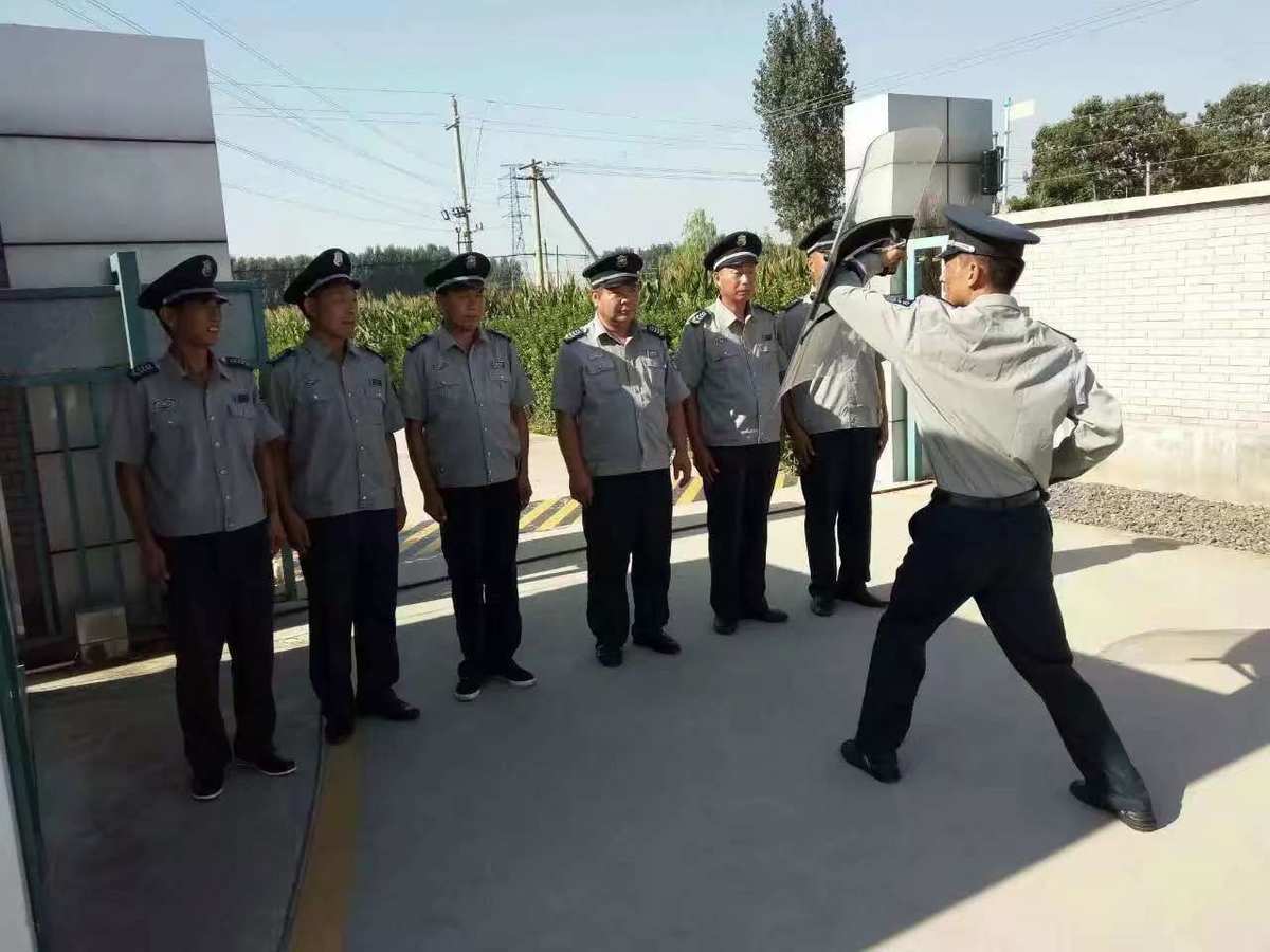 昆明保镖公司招聘_昆明私人保镖招聘_昆明保镖多少钱一个月