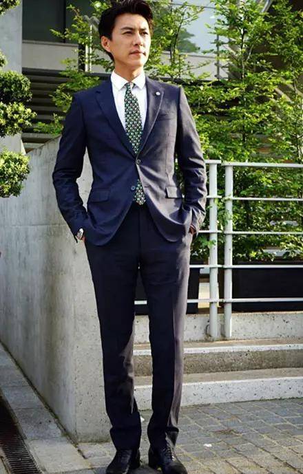 男士职场着装礼仪_男士职场着装要求_职场男士着装