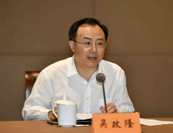 歌唱家胡松华个人简历_歌唱家胡松华简历_歌唱家胡松华歌曲大全