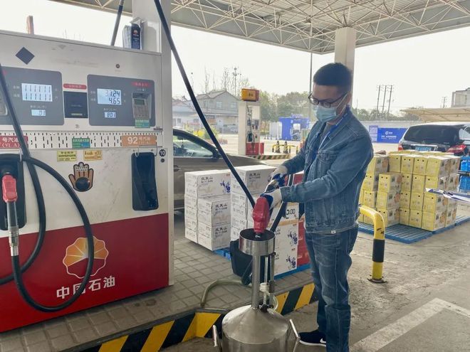 站容站貌是否整洁,现场服务是否规范?(图2) 加油员工作规划_职场加油员规划书_加油员职场规划